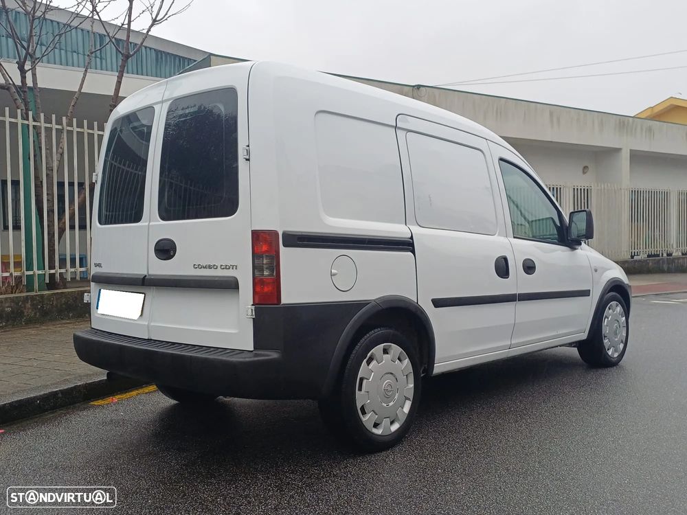 Opel COMBO 1.3 CDTI 75 CV - AR CONDICIONADO - 15