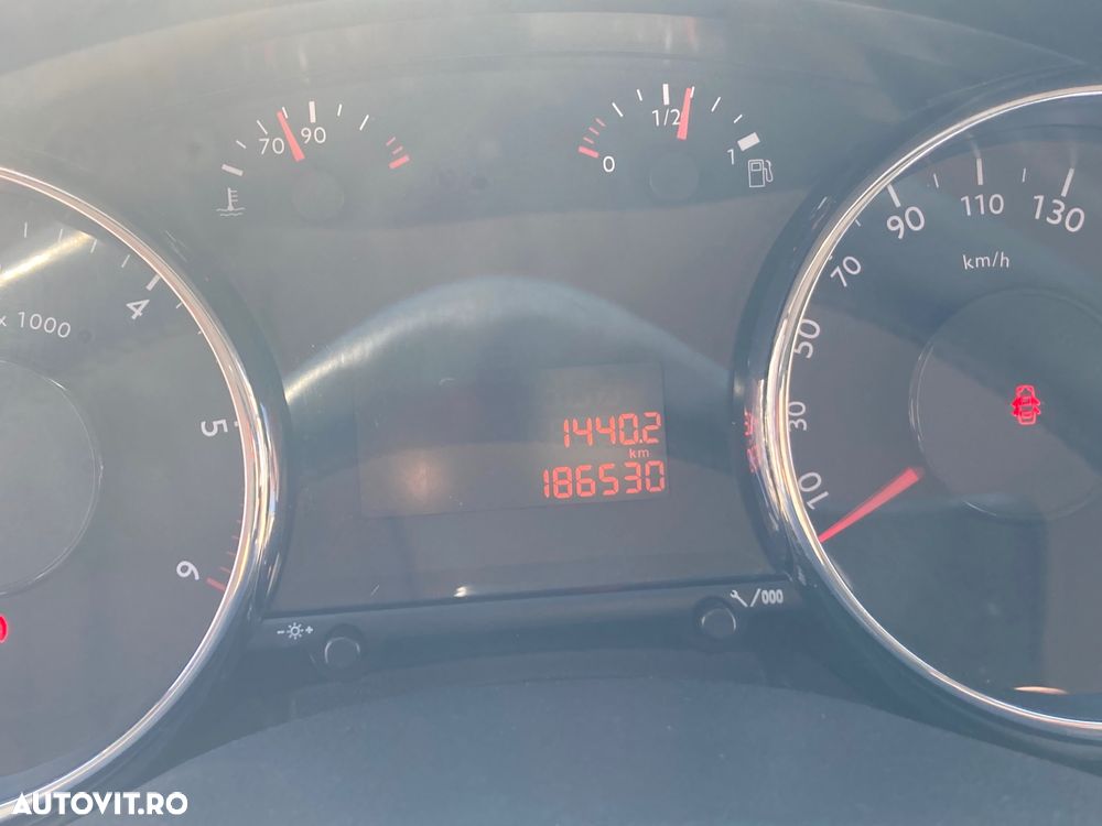 Peugeot 5008 HDI FAP 150 Family - 2