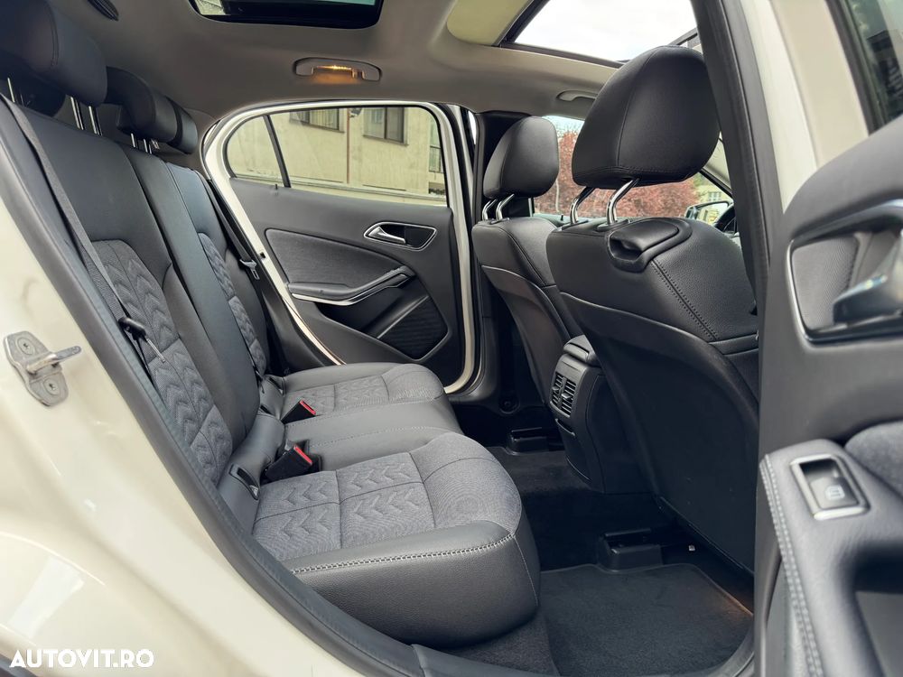 Mercedes-Benz GLA 200 d 7G-DCT UrbanStyle Edition - 16