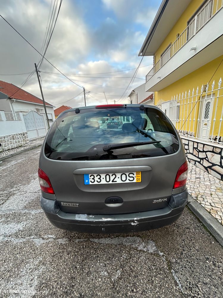 Renault Scénic 1.4 16V RTE - 4