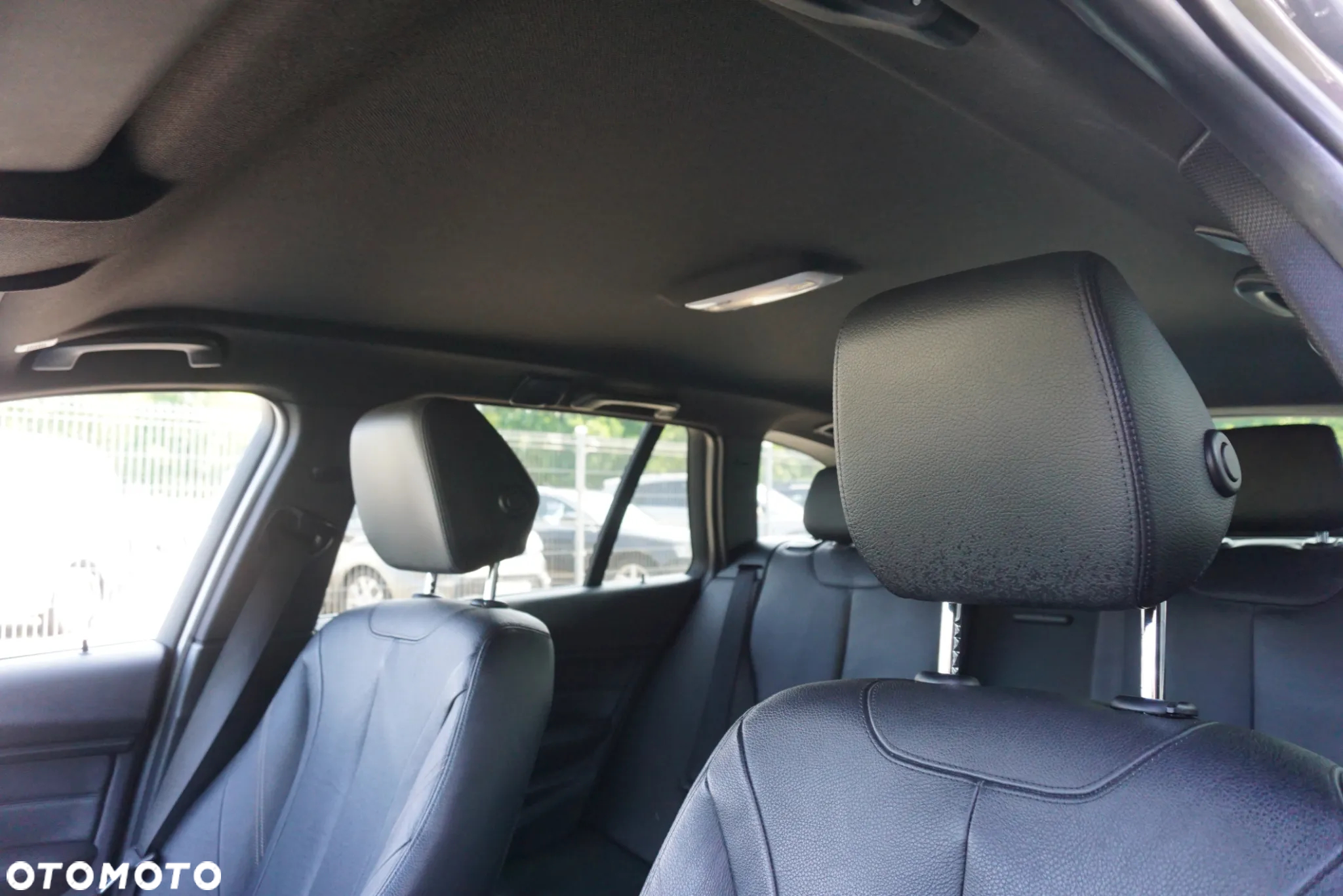 BMW Seria 3 318d Touring Luxury Line - 15