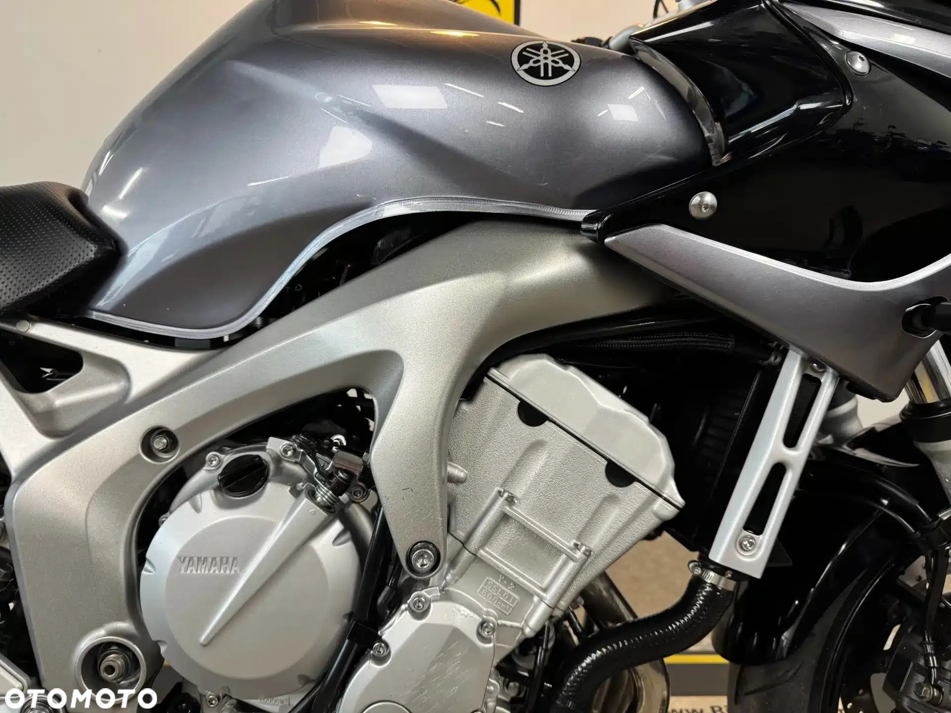 Yamaha FZ6 - 12