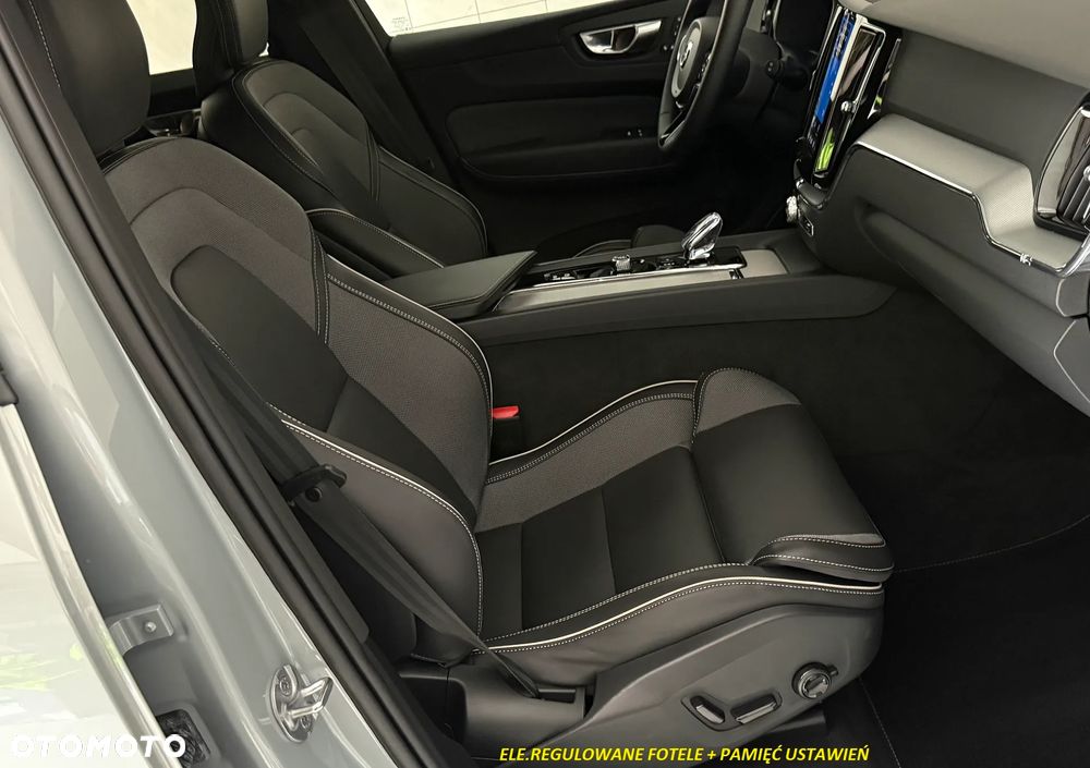Volvo XC 60 B4 D Plus Dark - 19