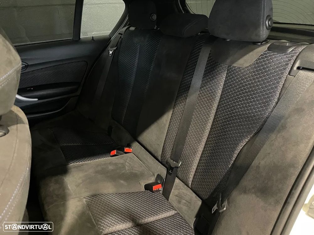 BMW 118 d Pack M - 31