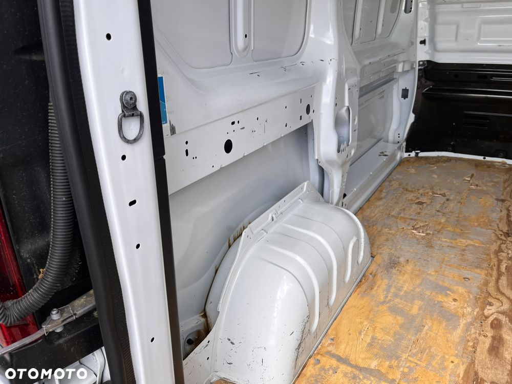 Renault Trafic - 16