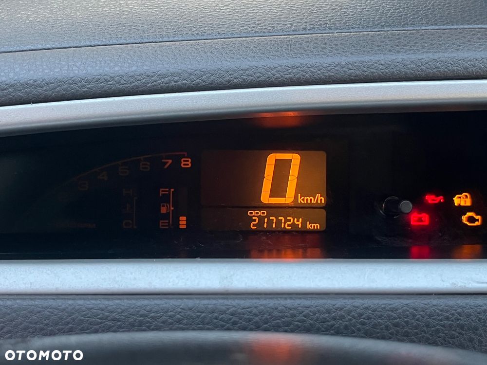 Suzuki Liana 1.6 - 9