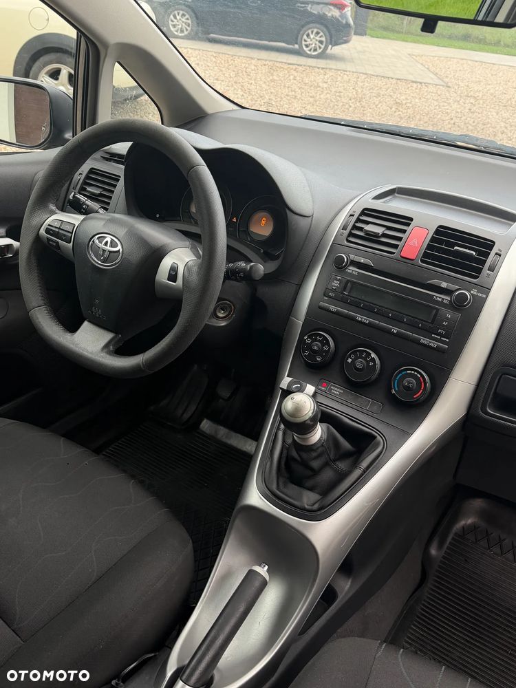 Toyota Auris 1.4 D-4D 2010 - 12