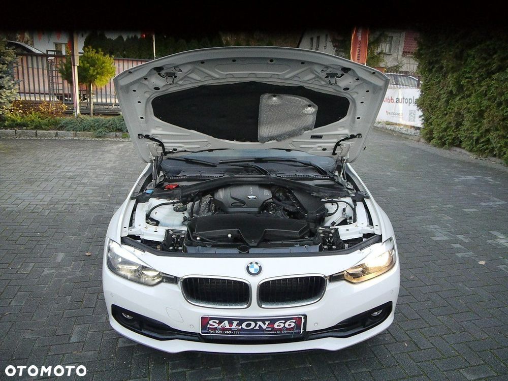 BMW Seria 3 318d Luxury Line - 13