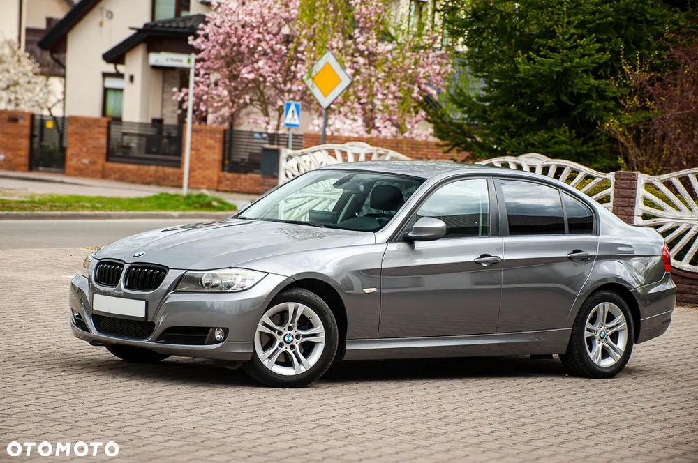 BMW Seria 3 318i - 4