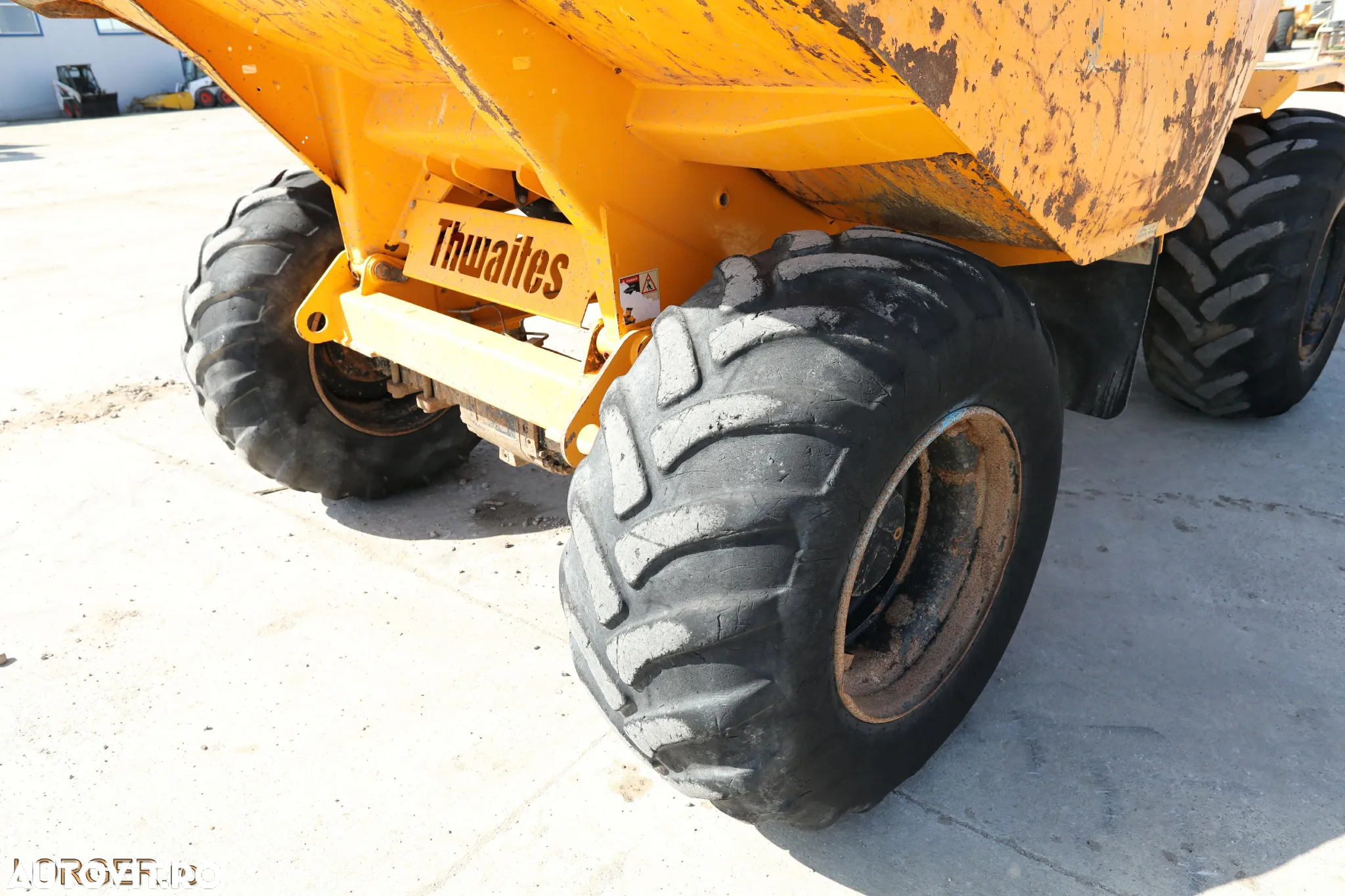Thwaites Mach 2090 - 5