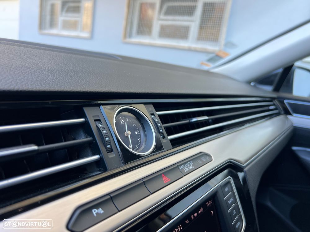 VW Passat 2.0 TDI Confortline DSG - 44