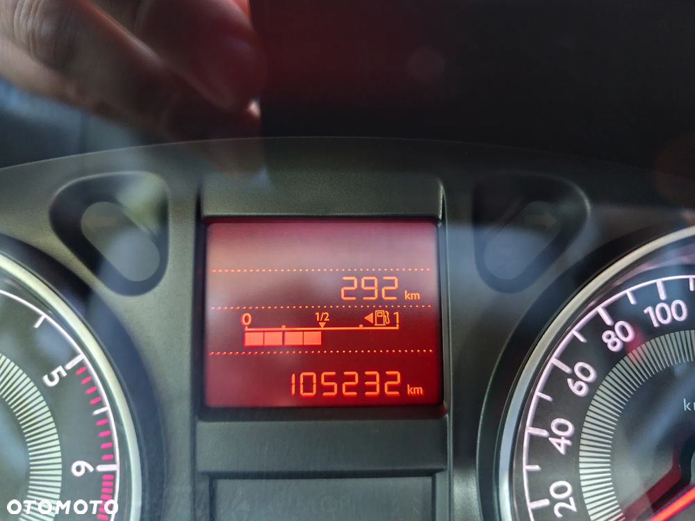 Peugeot 301 1.6 VTi Allure - 39