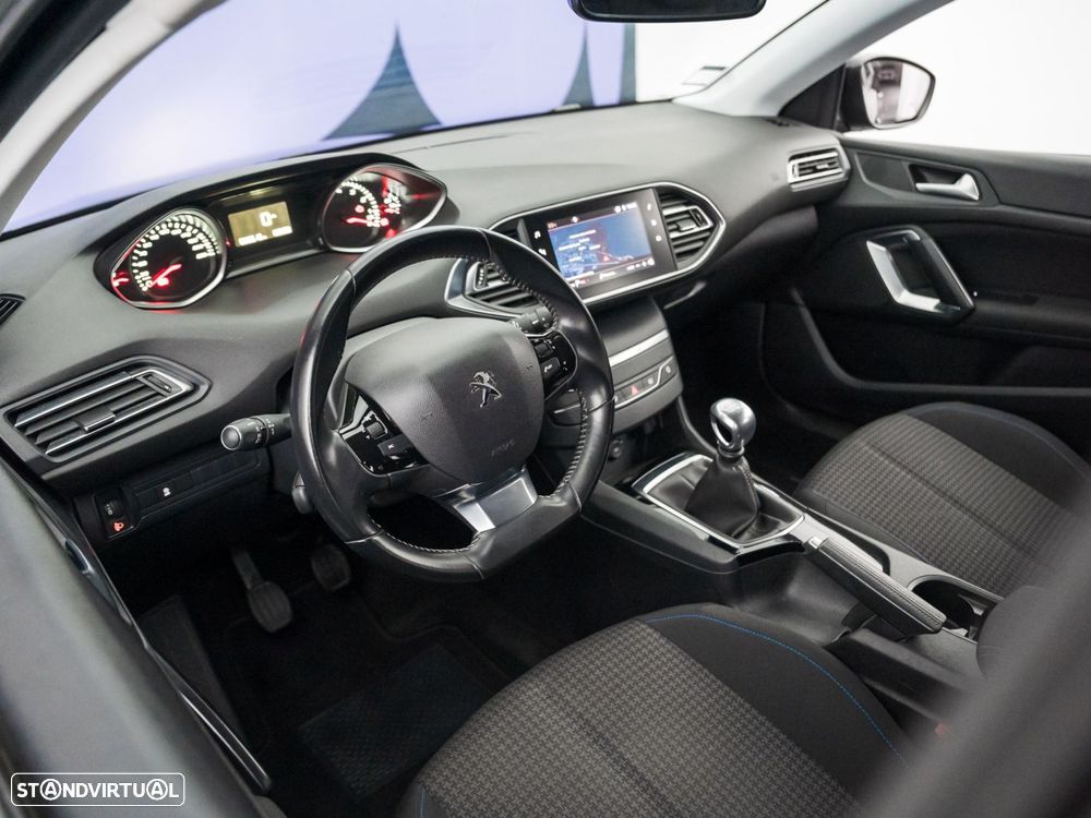 Peugeot 308 SW 1.2 PureTech Style - 12