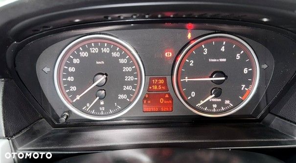 BMW Seria 5 520i - 40