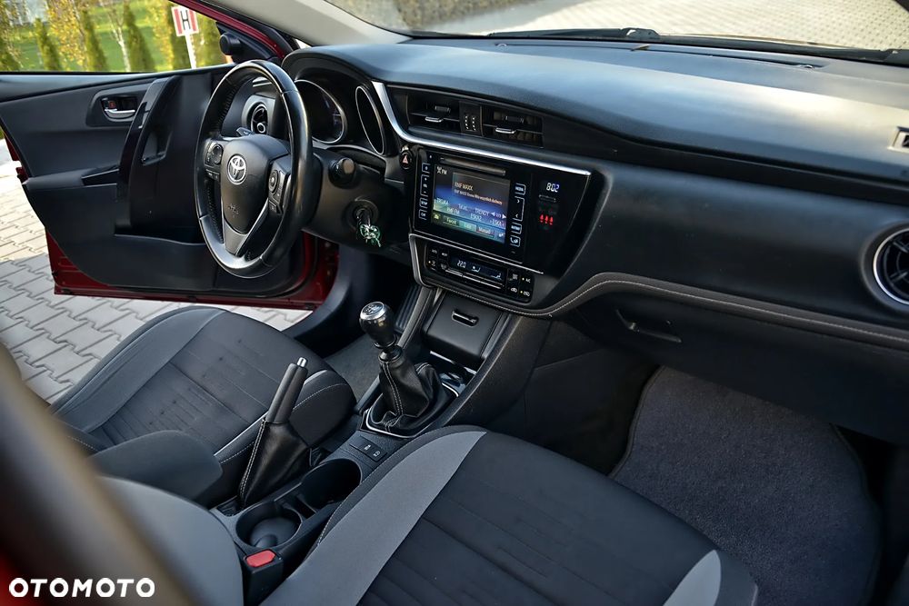 Toyota Auris 1.2 T Dynamic - 29