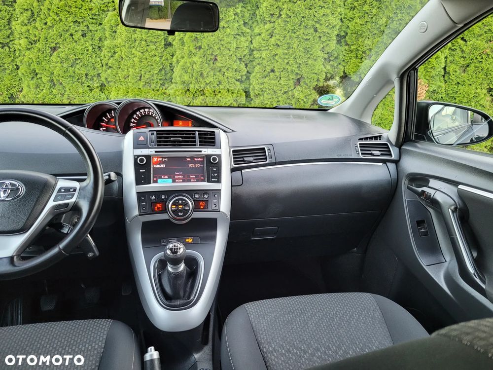 Toyota Verso 2.0 D-4D Executive - 30