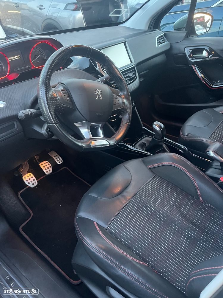 Peugeot 2008 1.2 PureTech GT Line - 19