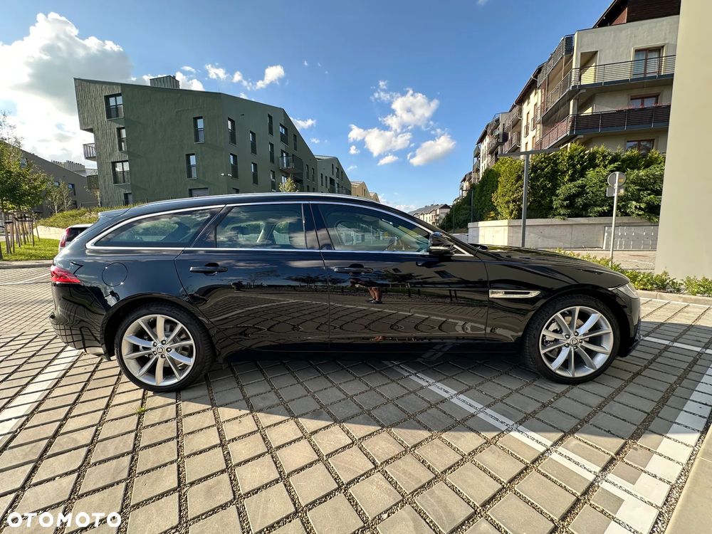 Jaguar XF 2.0 i4D AWD Portfolio - 2