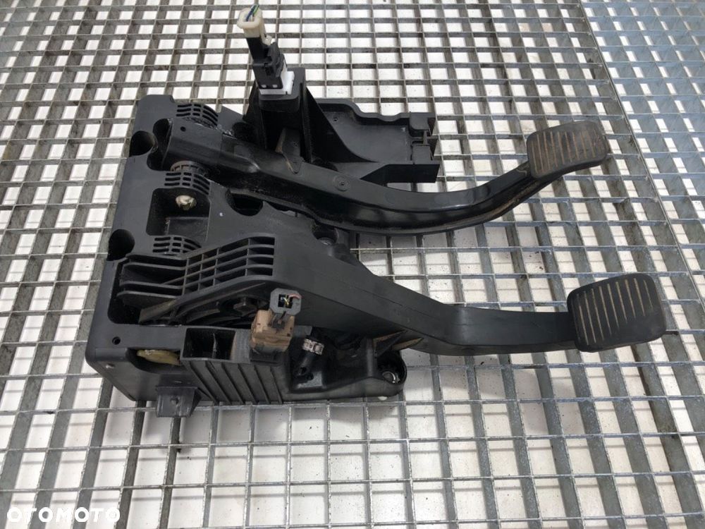 PEDAŁY - 86.00 PLN - FIAT DUCATO Autobus (250_) 2006 - 2022 160 Multijet 3,0 D 115 kW [156 KM] olej - 2