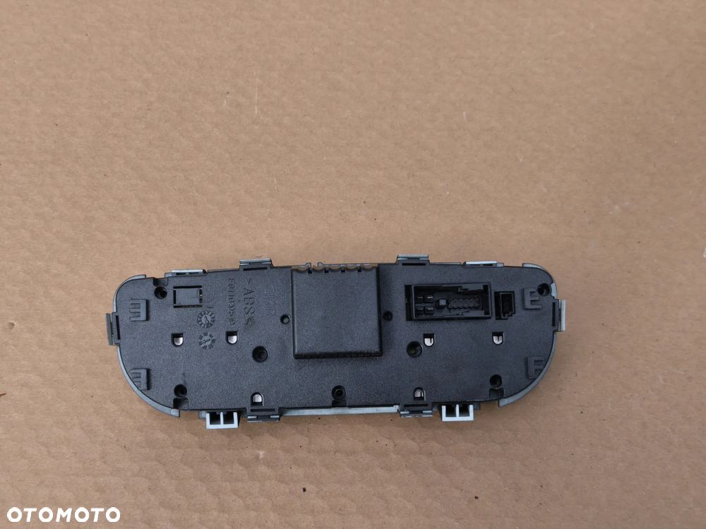 Panel nawiewu klimatyzacji Mercedes G-klasa w463 A4638300385 - 4