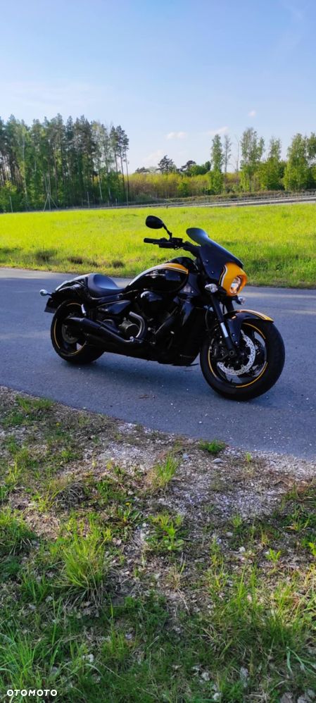 Suzuki Intruder - 3