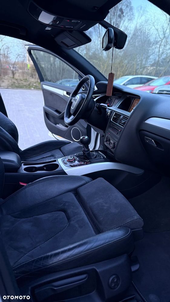 Audi A4 Limousine - 17