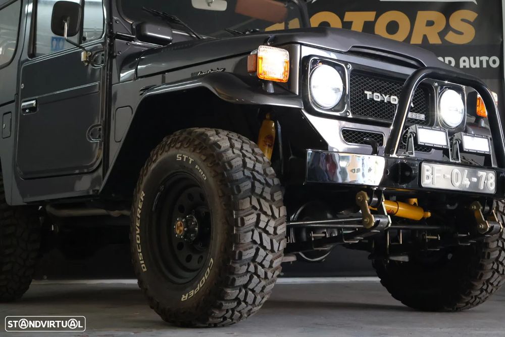 Toyota Land Cruiser - 3