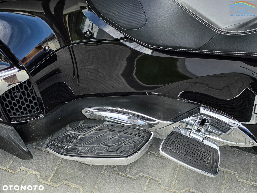 Can-Am Spyder - 33