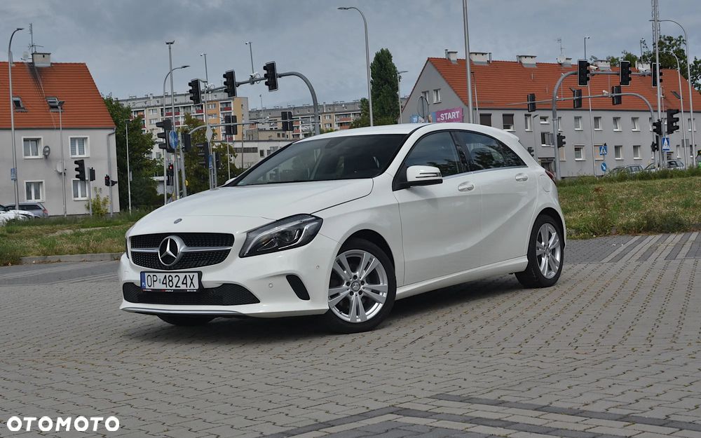 Mercedes-Benz Klasa A 180 (BlueEFFICIENCY) Urban - 2
