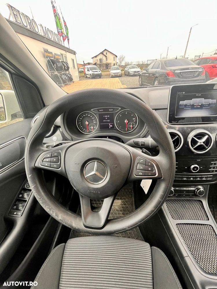 Mercedes-Benz B 220 - 5