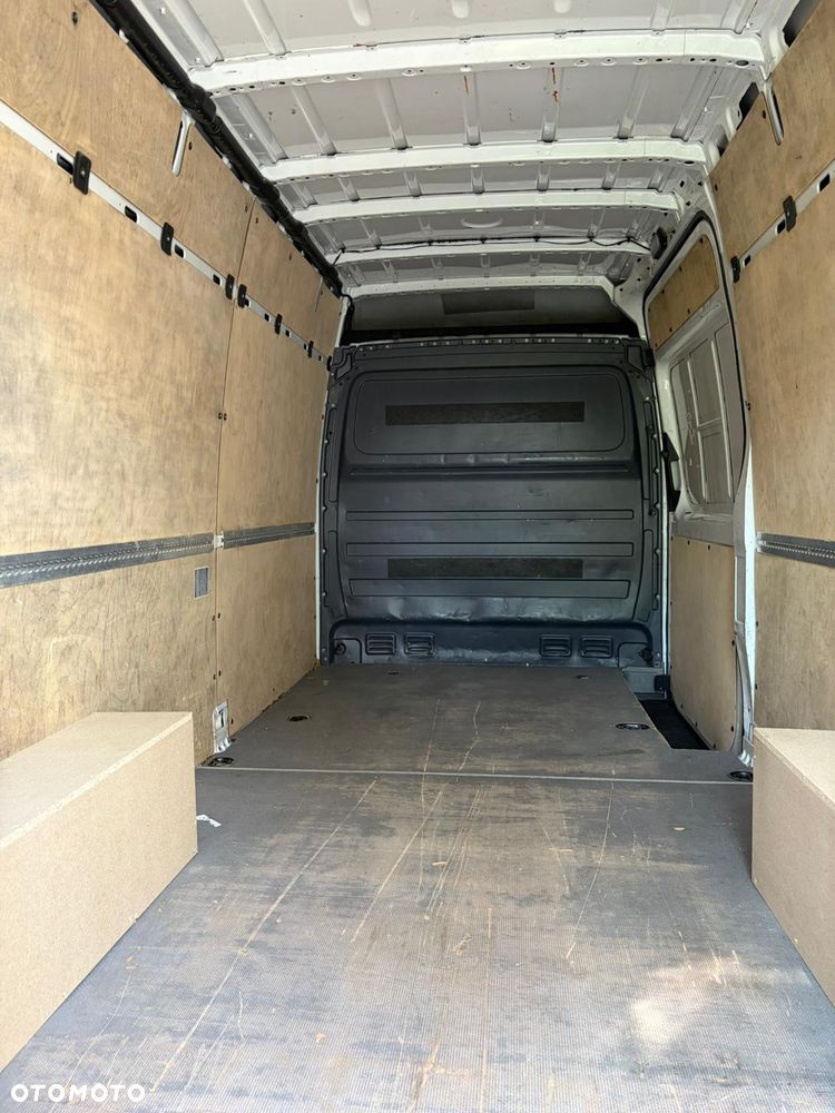 Mercedes-Benz Sprinter - 9