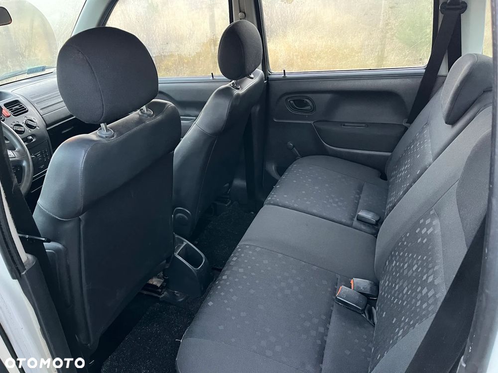 Opel Agila 1.0 Essentia - 9
