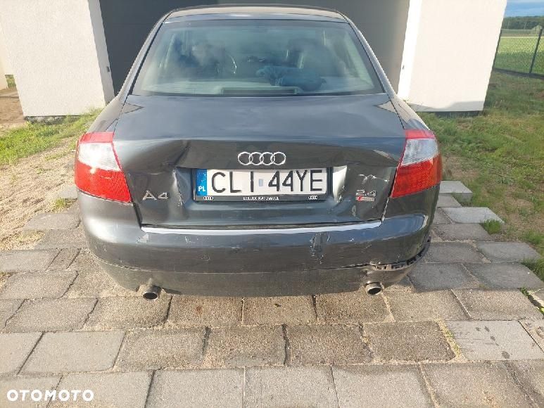 Audi A4 Limousine - 4