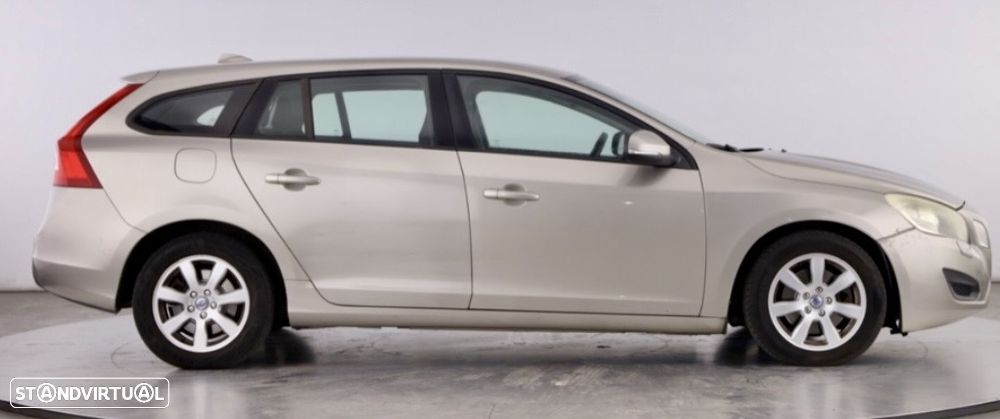 Volvo V60 D3 Momentum - 11