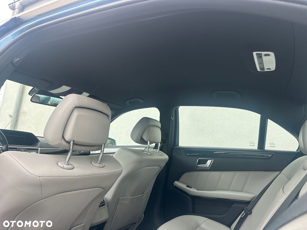 Mercedes-Benz Klasa E 350 CDI DPF 4Matic BlueEFFICIENCY 7G-TRONIC - 23