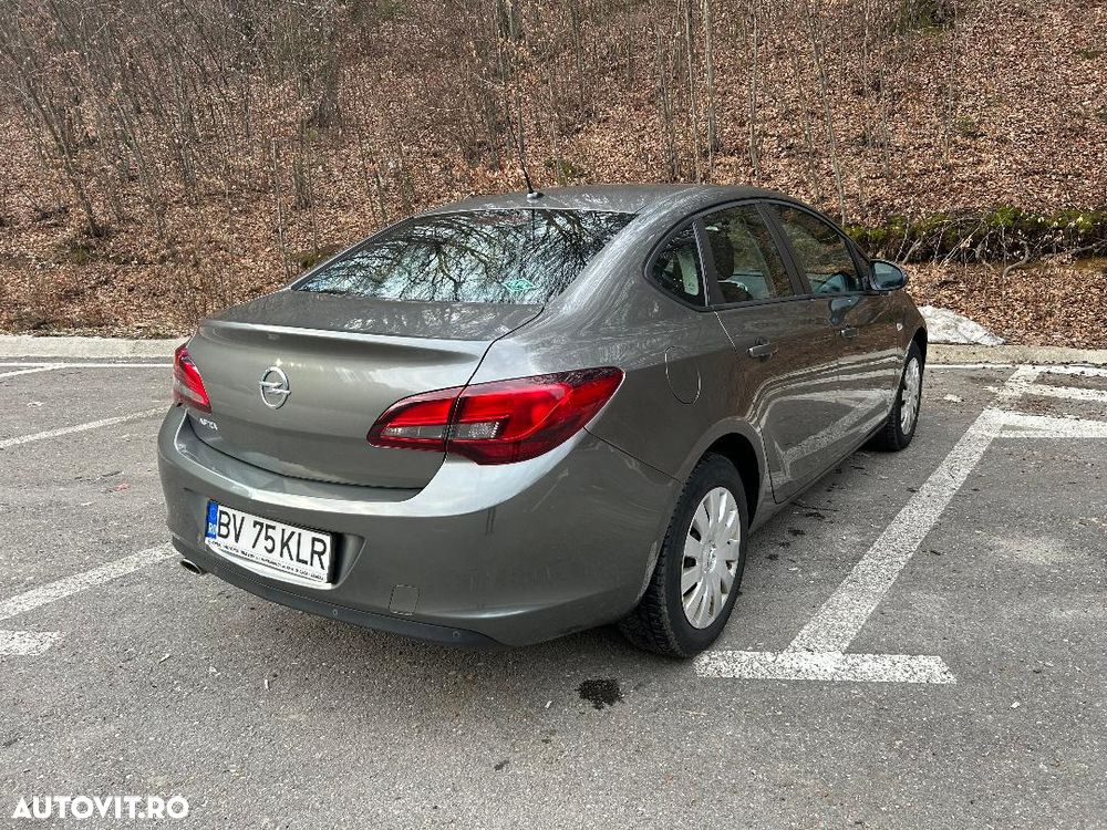 Opel Astra - 4