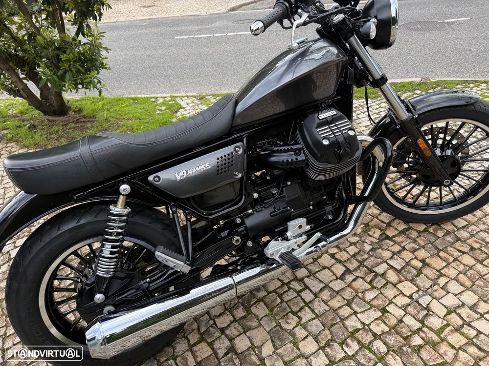 Moto Guzzi V9 Roamer - 5