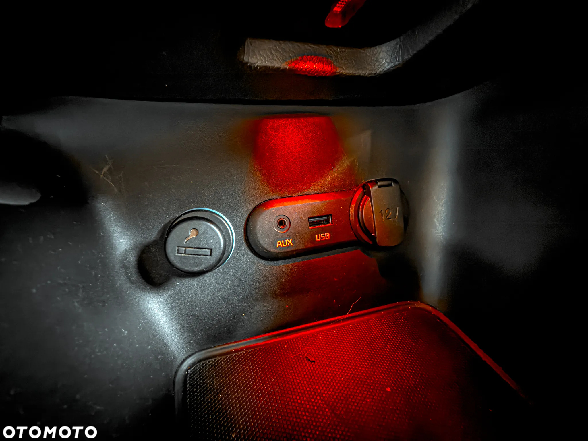 Kia Ceed - 11