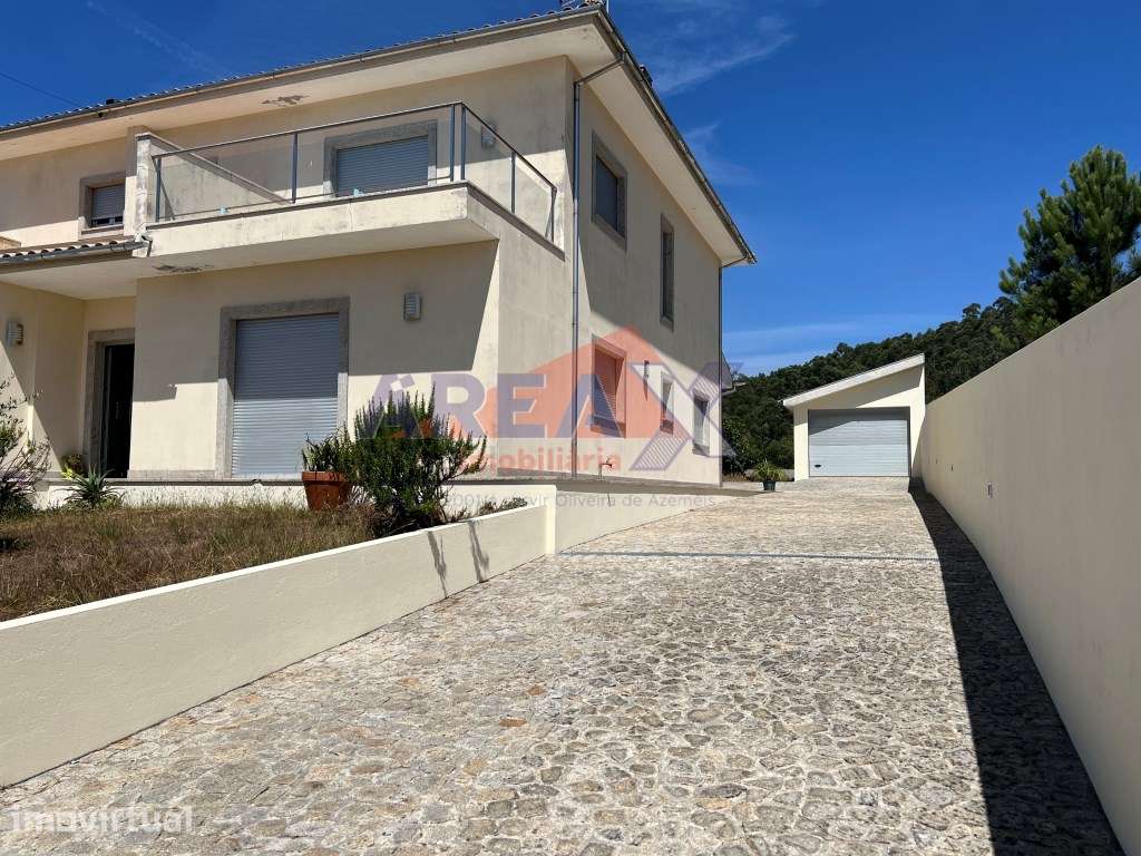 MORADIA GEMINADA EM ESCARIZ - Grande imagem: 5/60