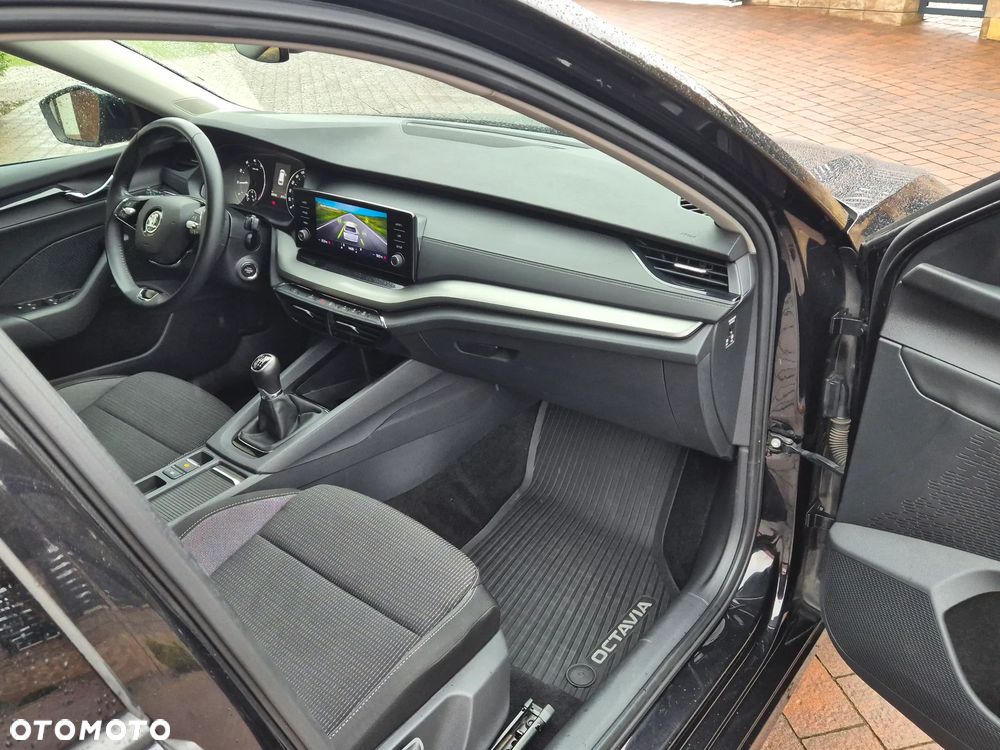 Skoda Octavia 1.5 TSI ACT Ambition - 32