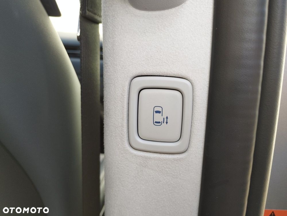 Hyundai Staria 1.6 T-GDI HEV Luxury - 38