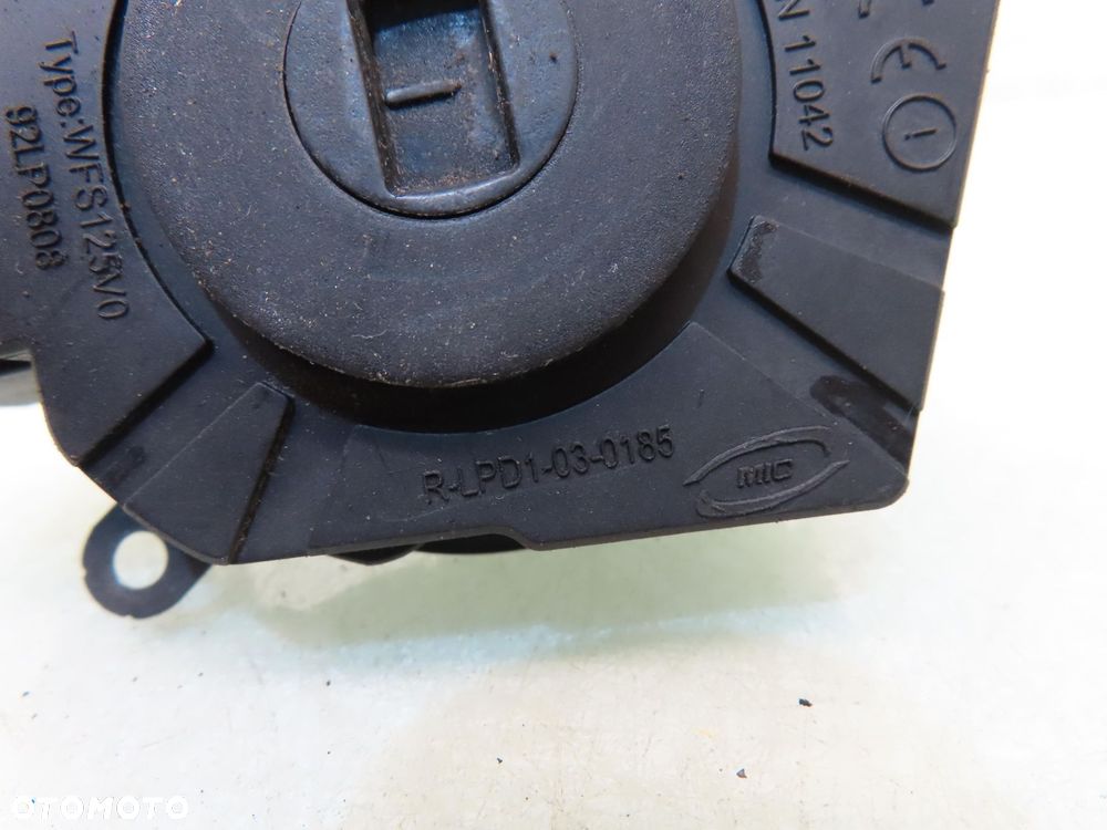 STACYJKA WKŁADKI VOLVO C30 31252481 - 10
