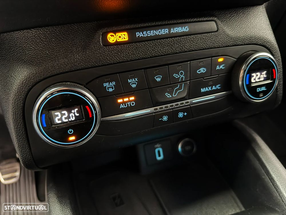 Ford Focus 1.0 EcoBoost ST-Line - 24