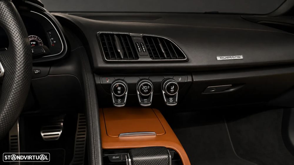 Audi R8 Spyder - 16