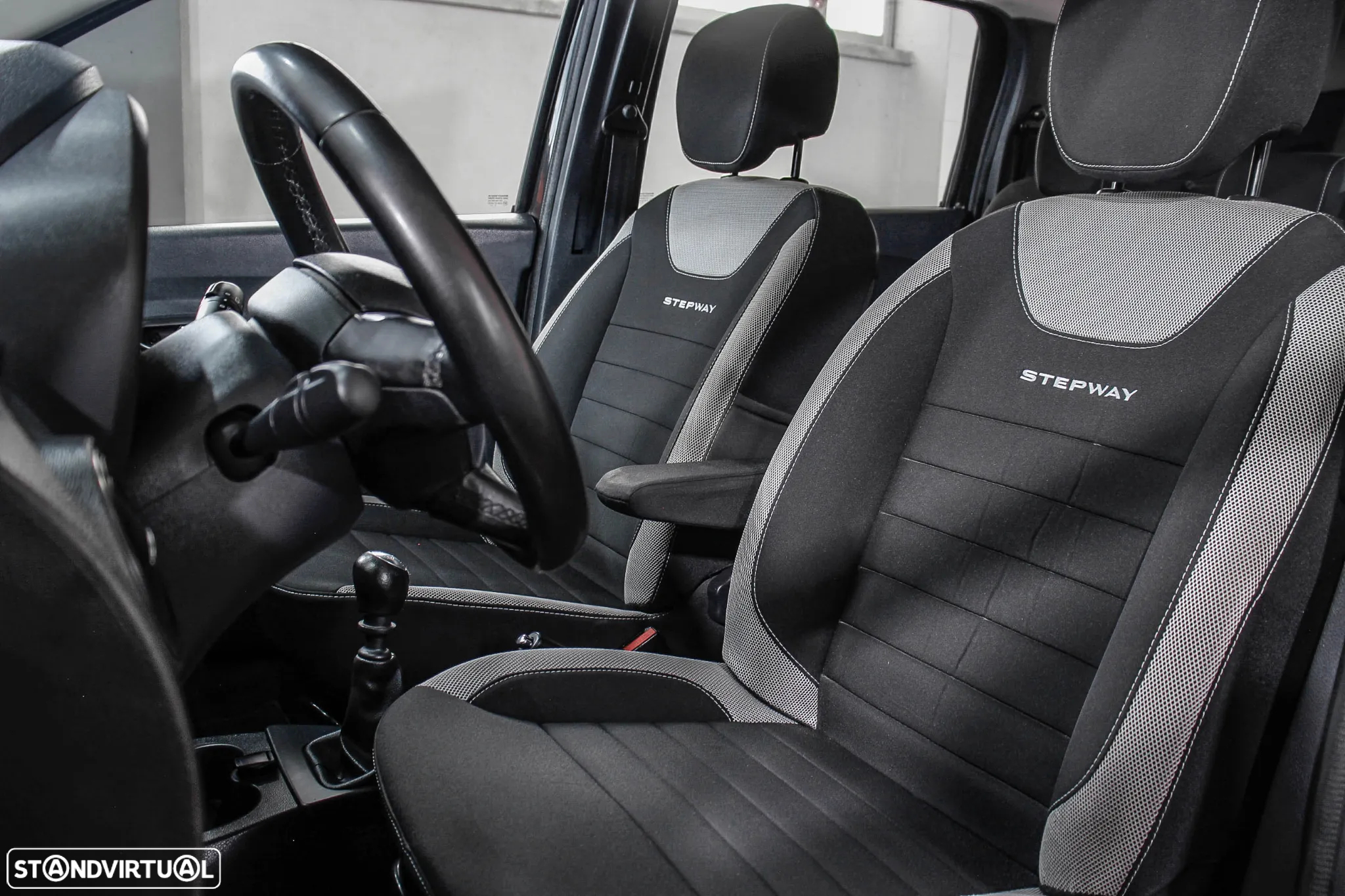 Dacia Lodgy 1.5 Blue dCi Stepway 7L - 9