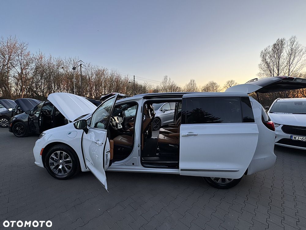 Chrysler Pacifica - 8