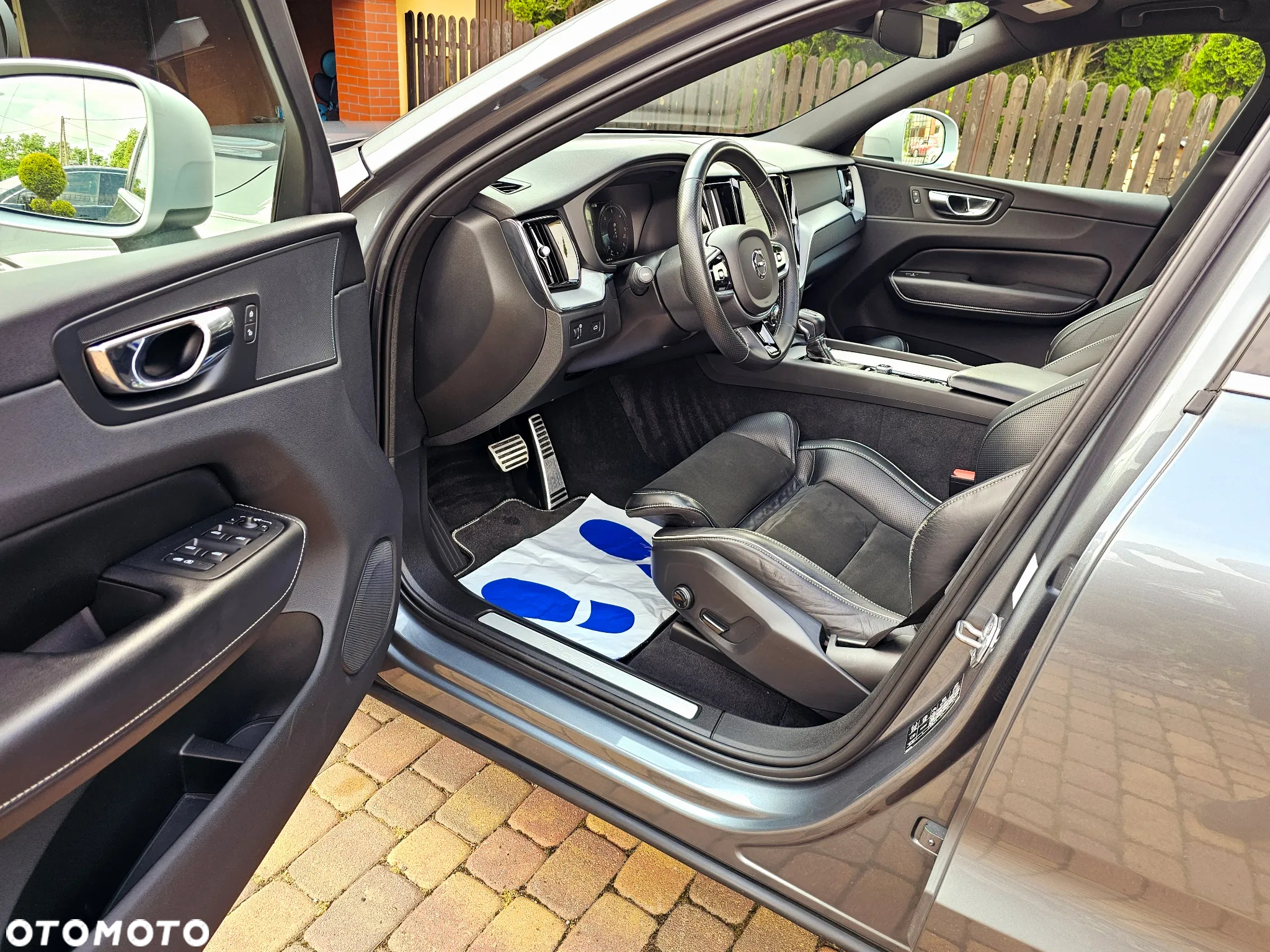 Volvo XC 60 D5 AWD Geartronic RDesign - 5