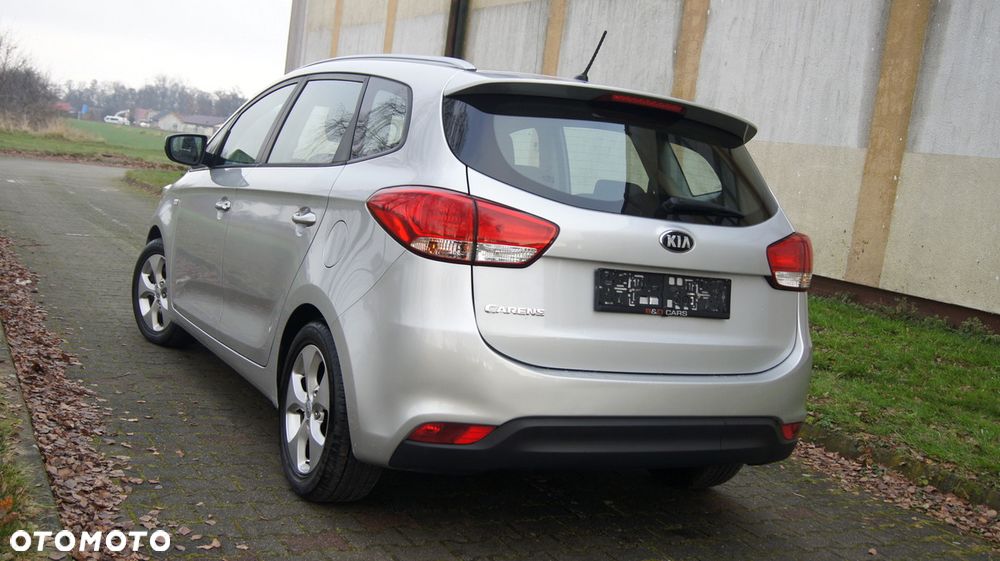 Kia Carens 1.6 GDI M - 21