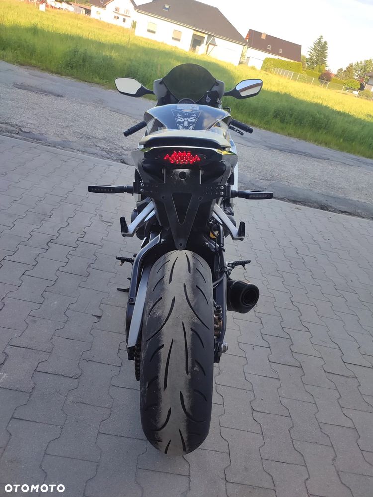 Honda CBR - 16