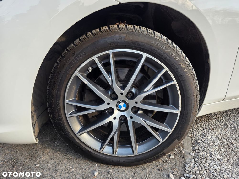 BMW Seria 2 218d - 23
